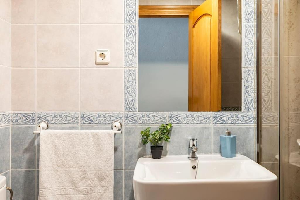 Amplio Piso Para Disfrutar Del Centro De Malaga Con Parking Gratuito מראה חיצוני תמונה