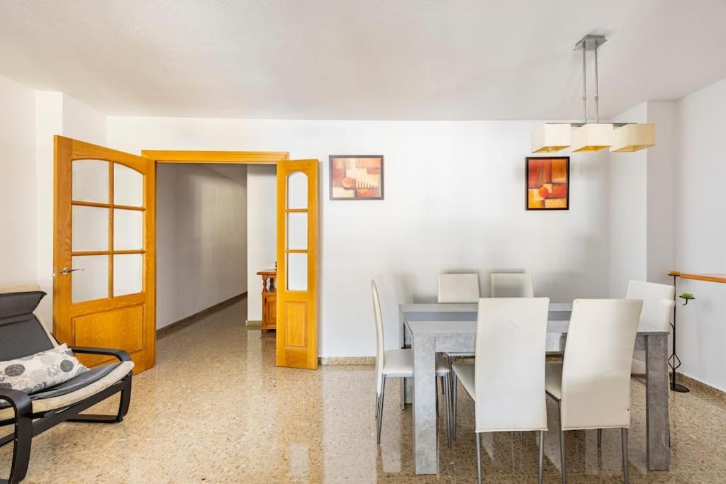 Amplio Piso Para Disfrutar Del Centro De Malaga Con Parking Gratuito מראה חיצוני תמונה